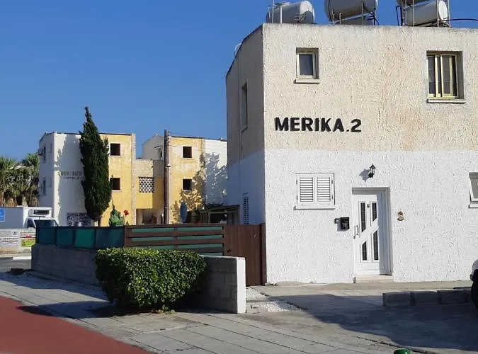 Semesterbostad House Near The Perivolia