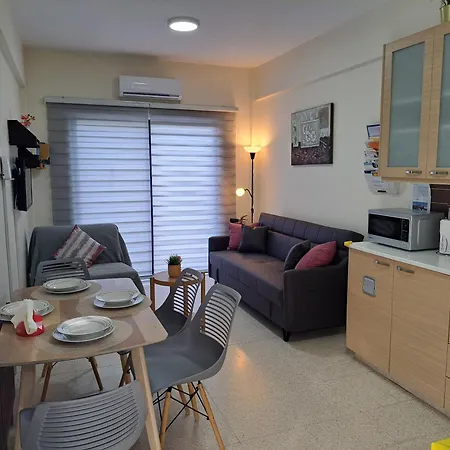 House Near The 페리볼리아