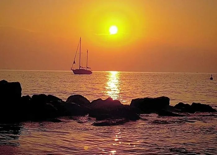 House Near The ペリヴォリア