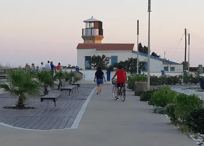 House Near The ペリヴォリア