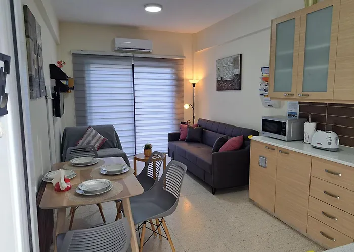 House Near The ペリヴォリア